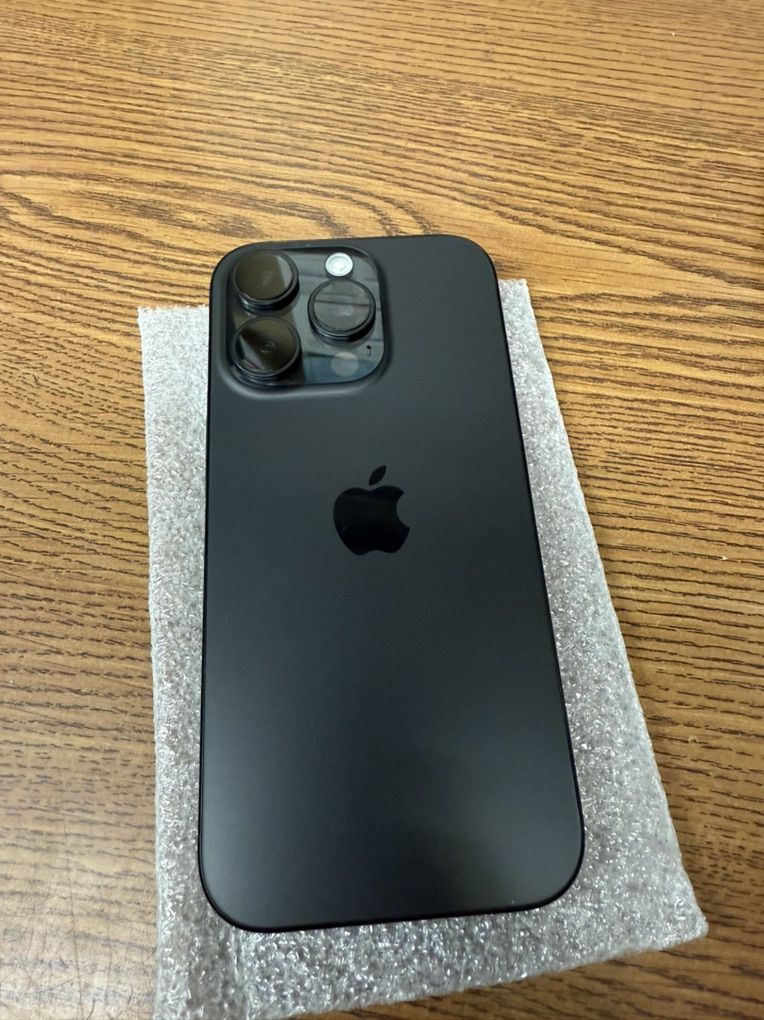 Iphone 16 Pro  Black Titanium  Unlocked  128gb