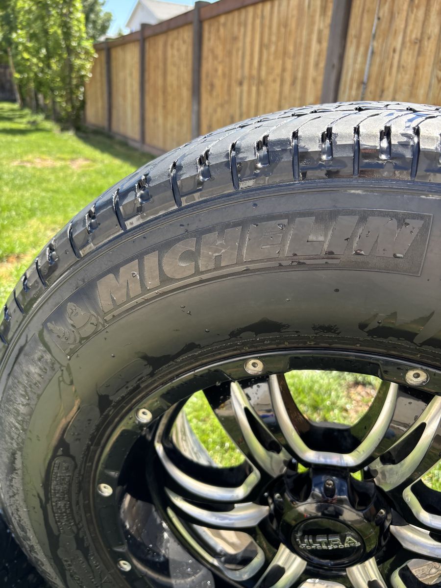 265/70R18  Michelin tires and Ultra Rim