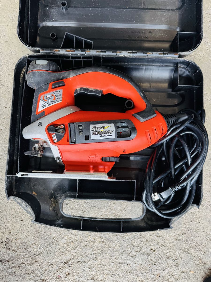 Black & Decker Fire Storm FS500JS Corded 5.5A Jigsaw with Case