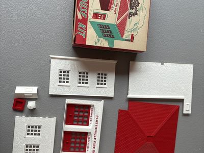 Vintage Plasticville Fire House Kit