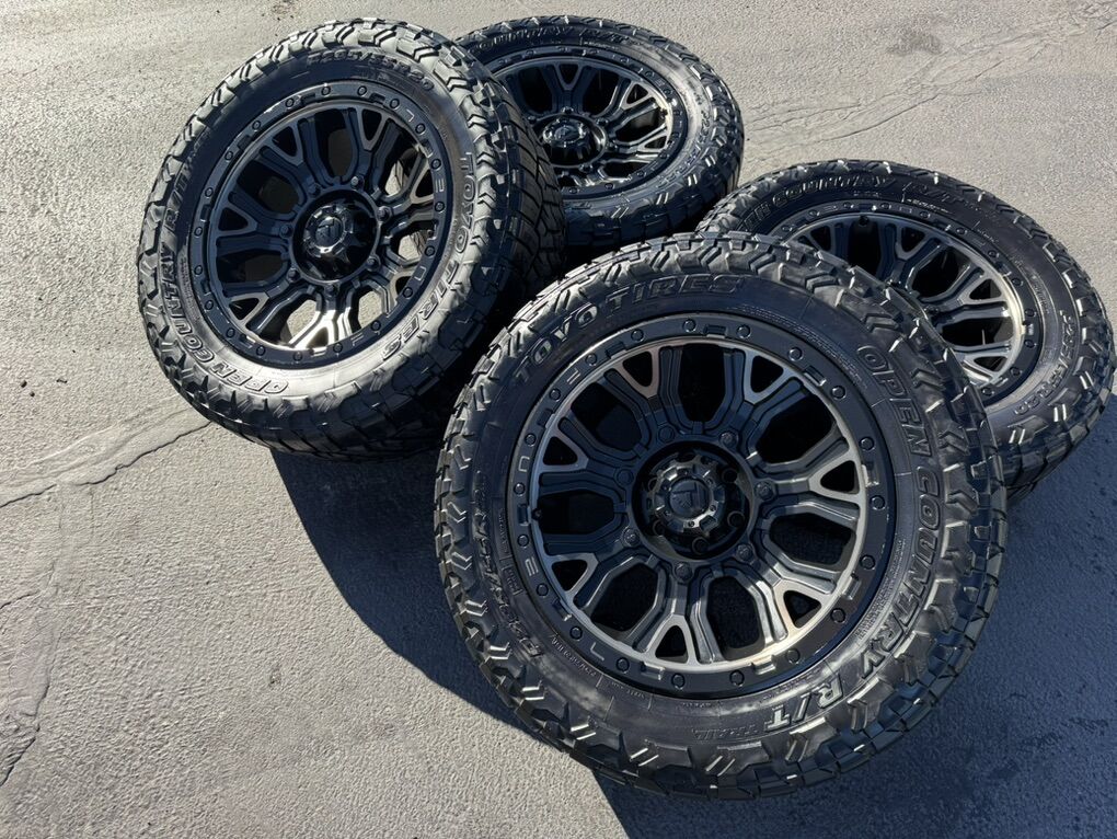 Fuel Traction 6x135 Tint Ford F150 Toyo 295/55r20