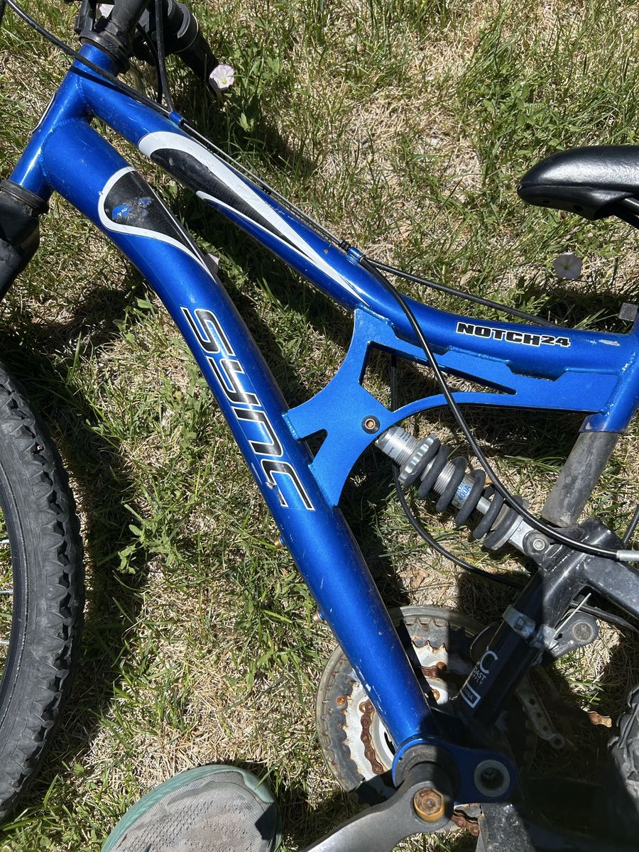 SYNC Notch 24 Full Suspension Kids' Mountain Bike - Blue, 24-inch Wheels