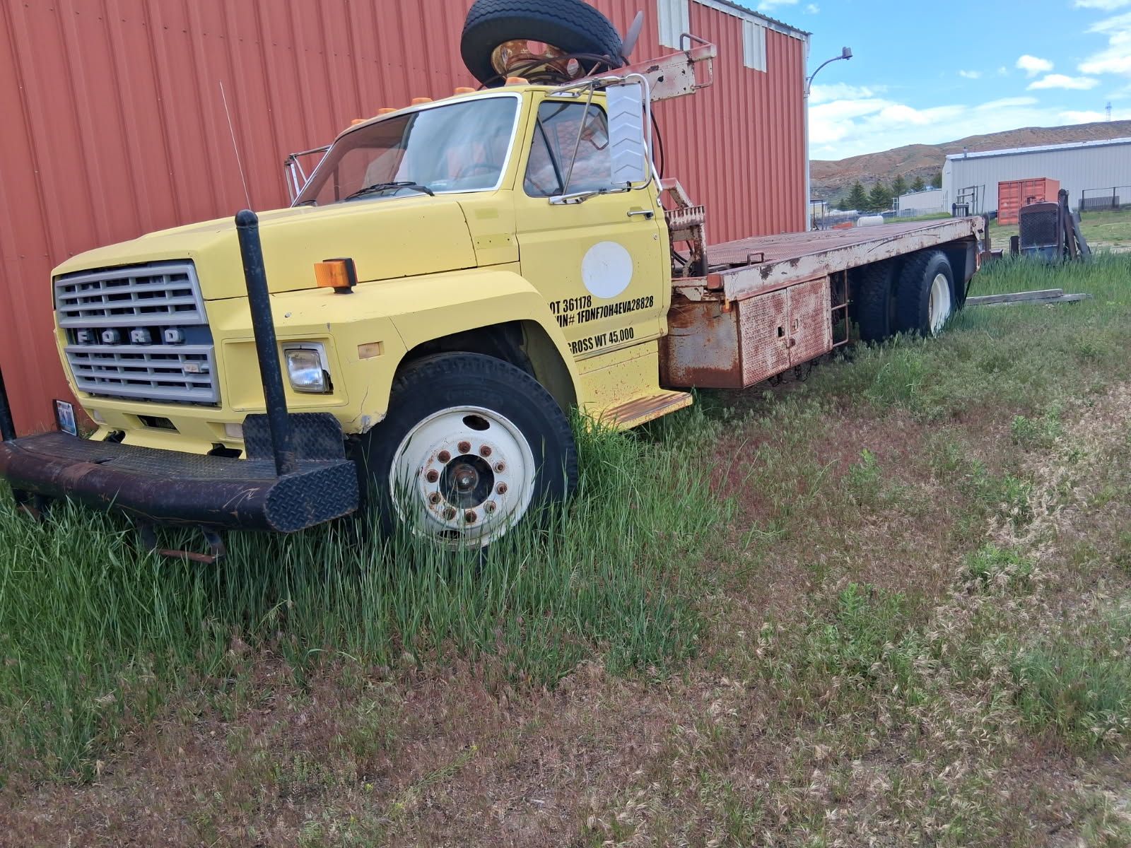 Ford F-Series Flatbed Truck - Heavy Duty Workhorse with 45,000 GVW winch truck