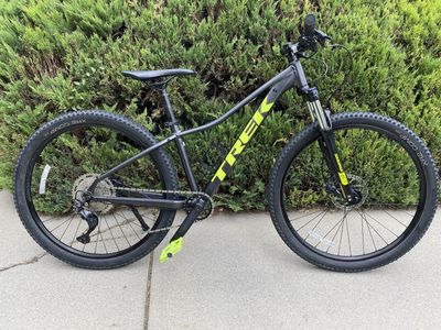 Trek Marlin 6 Mountain Bike