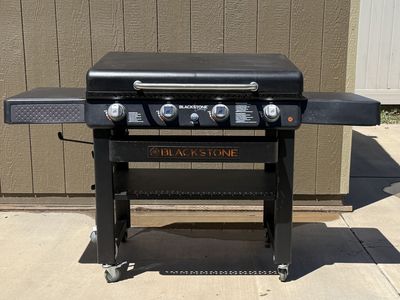 36" Blackstone Griddle/Grill with 4 Burners Hinged Hood and Soft Cover