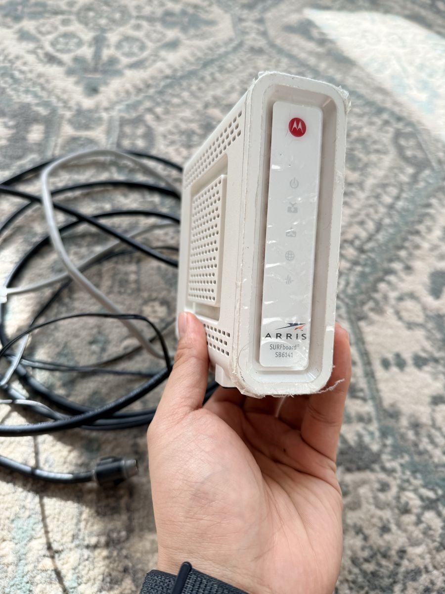 ARRIS SURFboard SB6141 DOCSIS 3.0 modem
