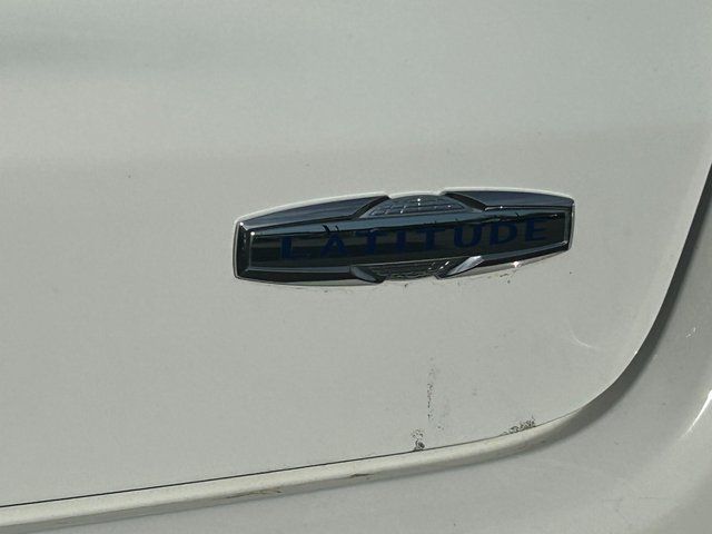 Main image 4