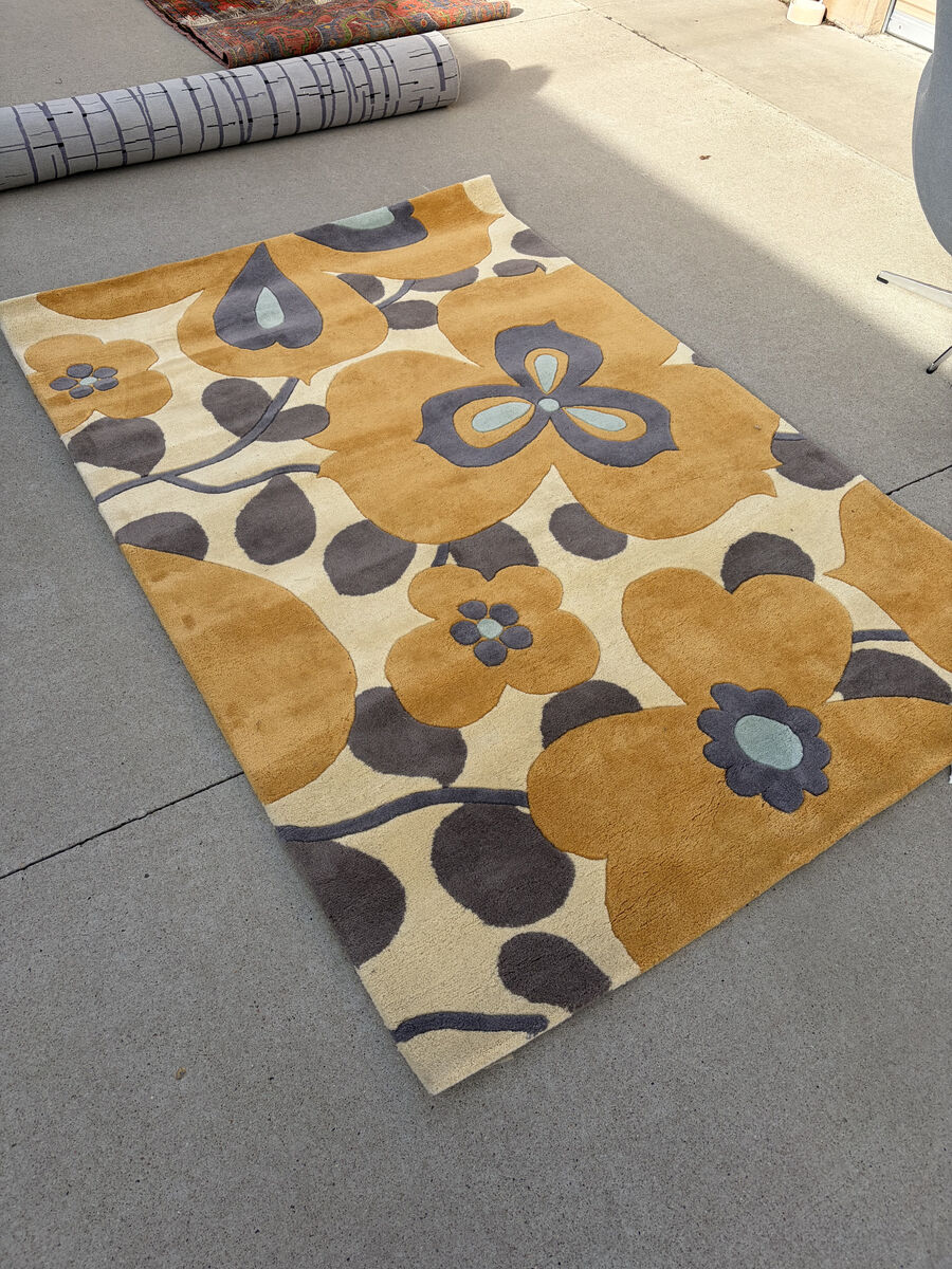 Fun 5' x 7.5' rug