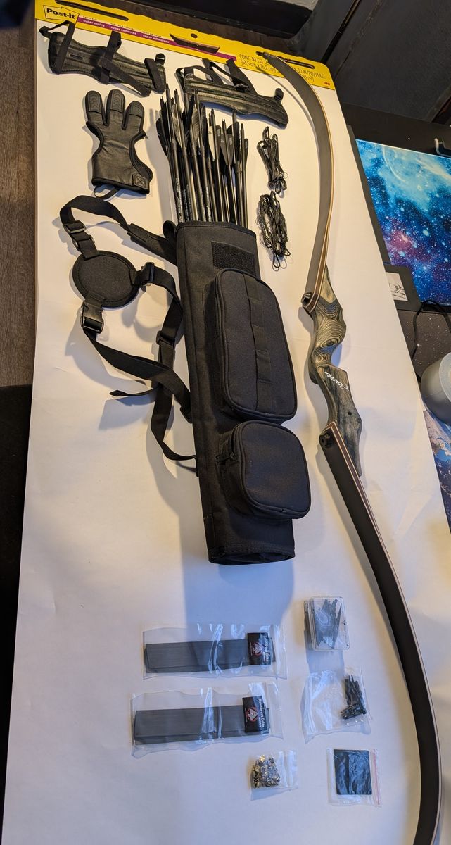 Recurve Bow 55 Pound With Many Accessories