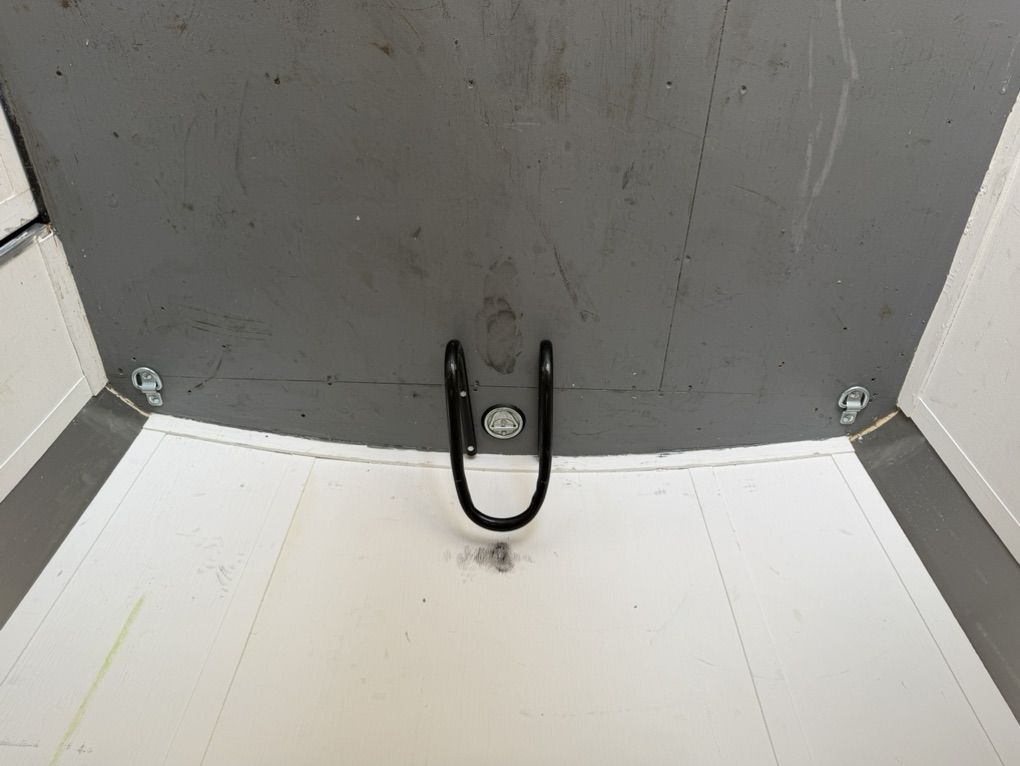Main image 9