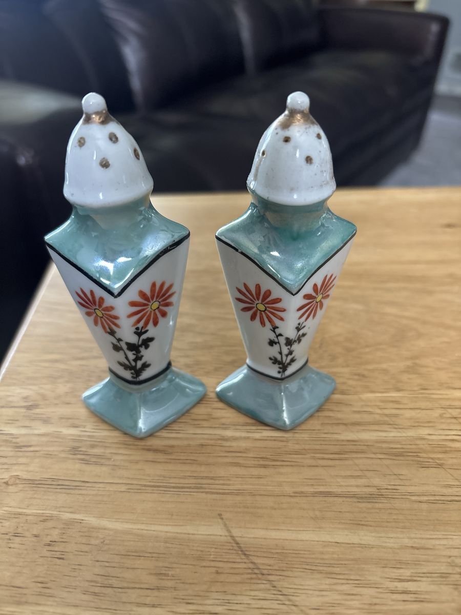 Vintage Hand Painted Porcelain Salt and Pepper Shakers Floral Gold Accent Made in Japan