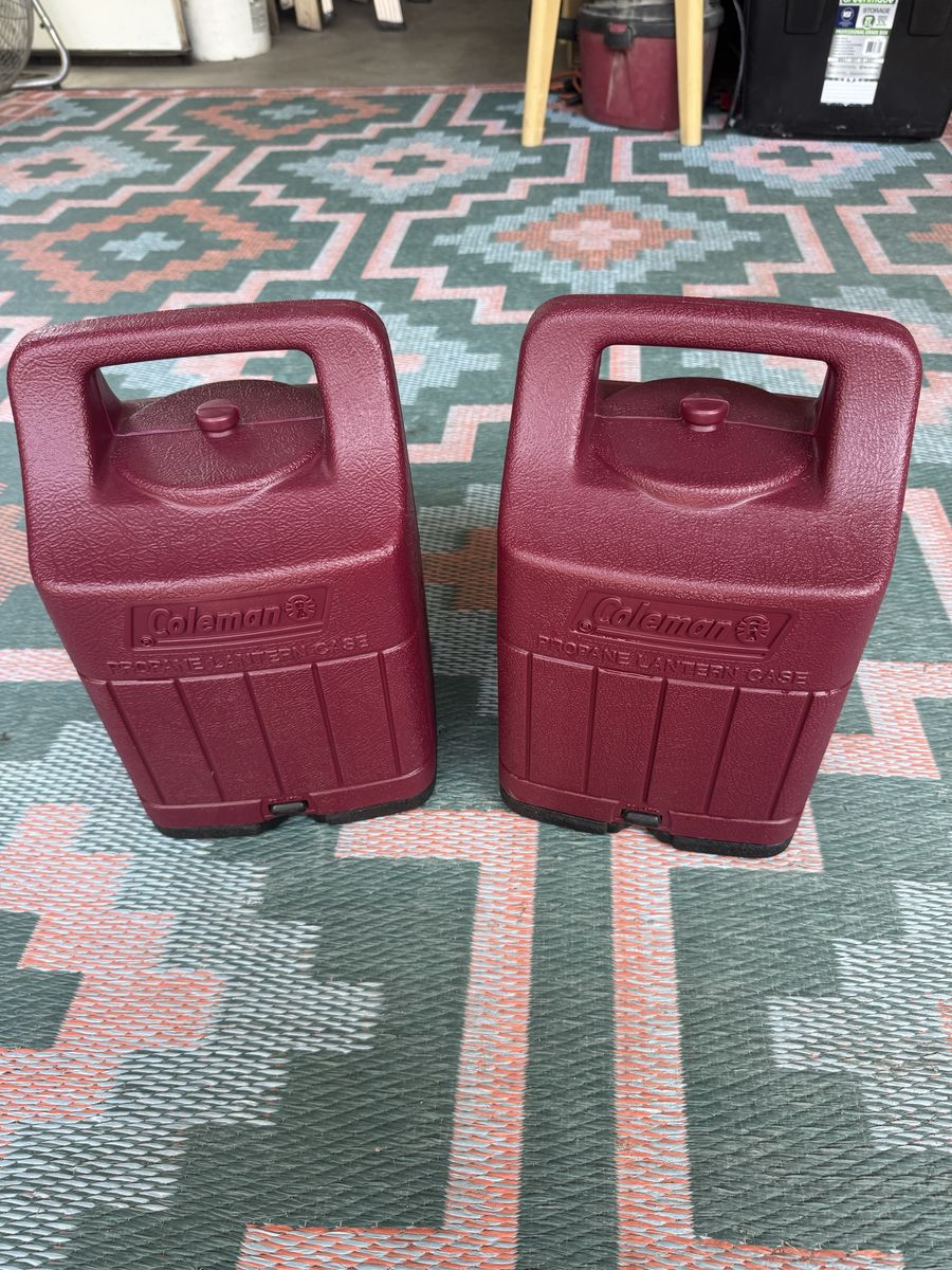 2xVintage Coleman Propane Lanterns with Hard Cases