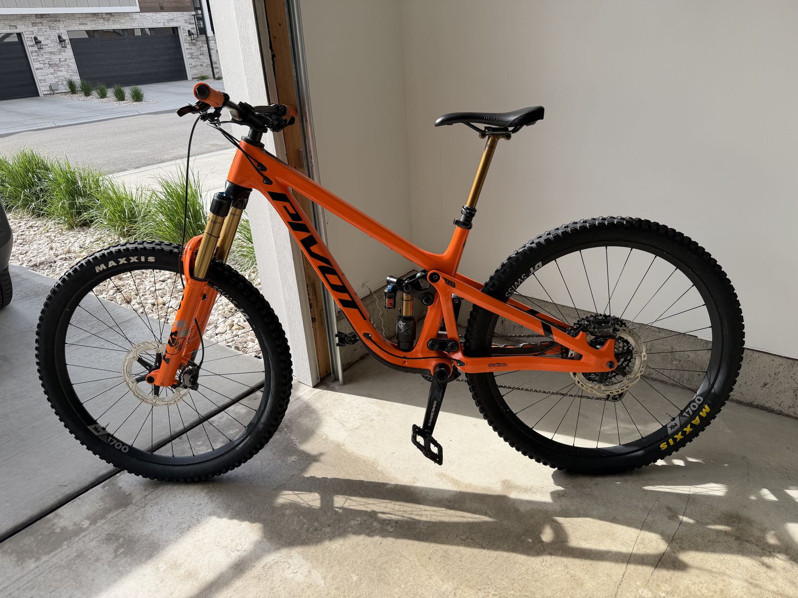2022 Pivot Firebird Pro XT/XTR – Medium