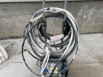 A anti Airless Paint Sprayer, Electric, with Hose, Used