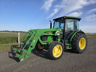 John Deere 5065E with front end attachments