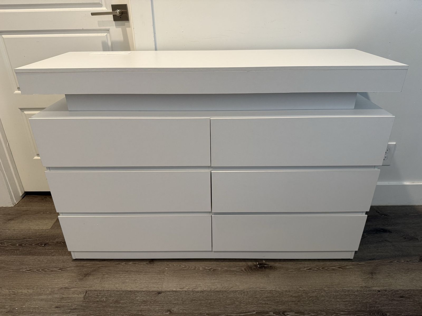 Brand New Modern White 6 Drawer Dresser with LED Lights and Charging Station