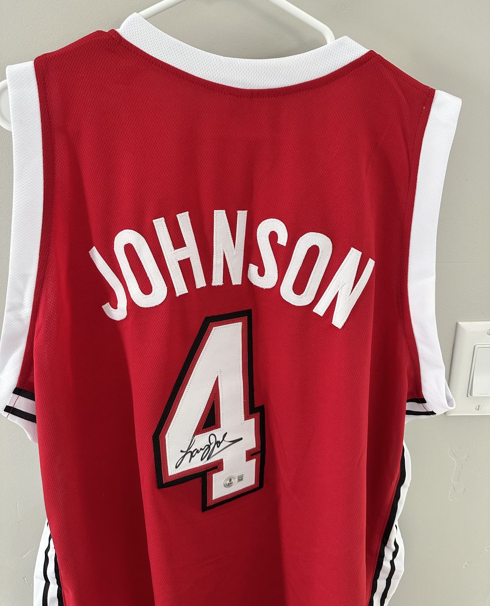 Signed Larry Johnson #4 UNLV Jersey – Beckett Authenticated