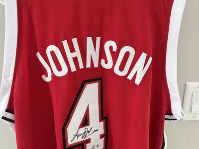 Signed Larry Johnson #4 UNLV Jersey – Beckett Authenticated