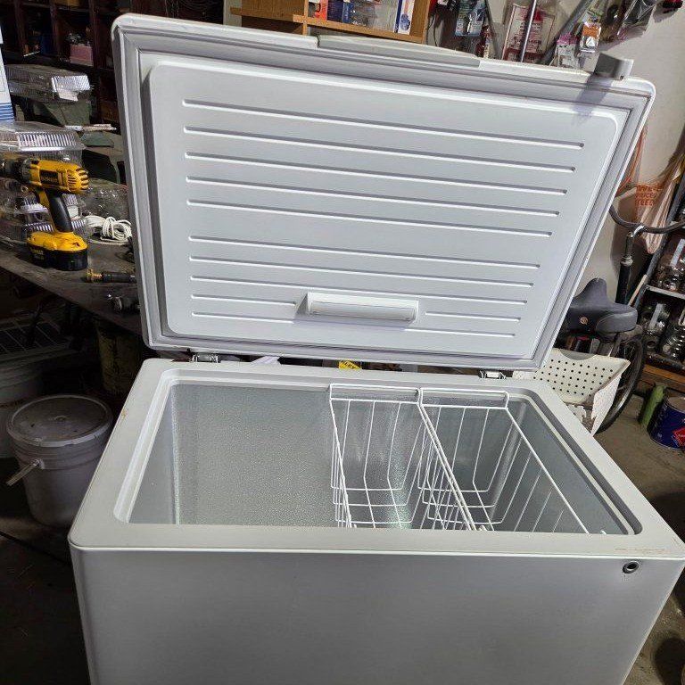 Chest freezer
