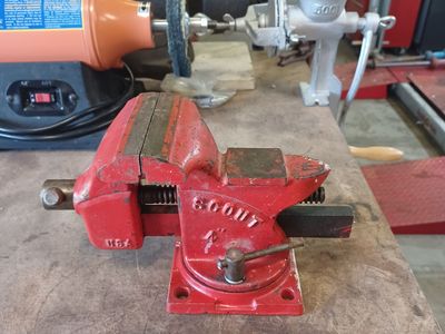 Vise. 4 inch