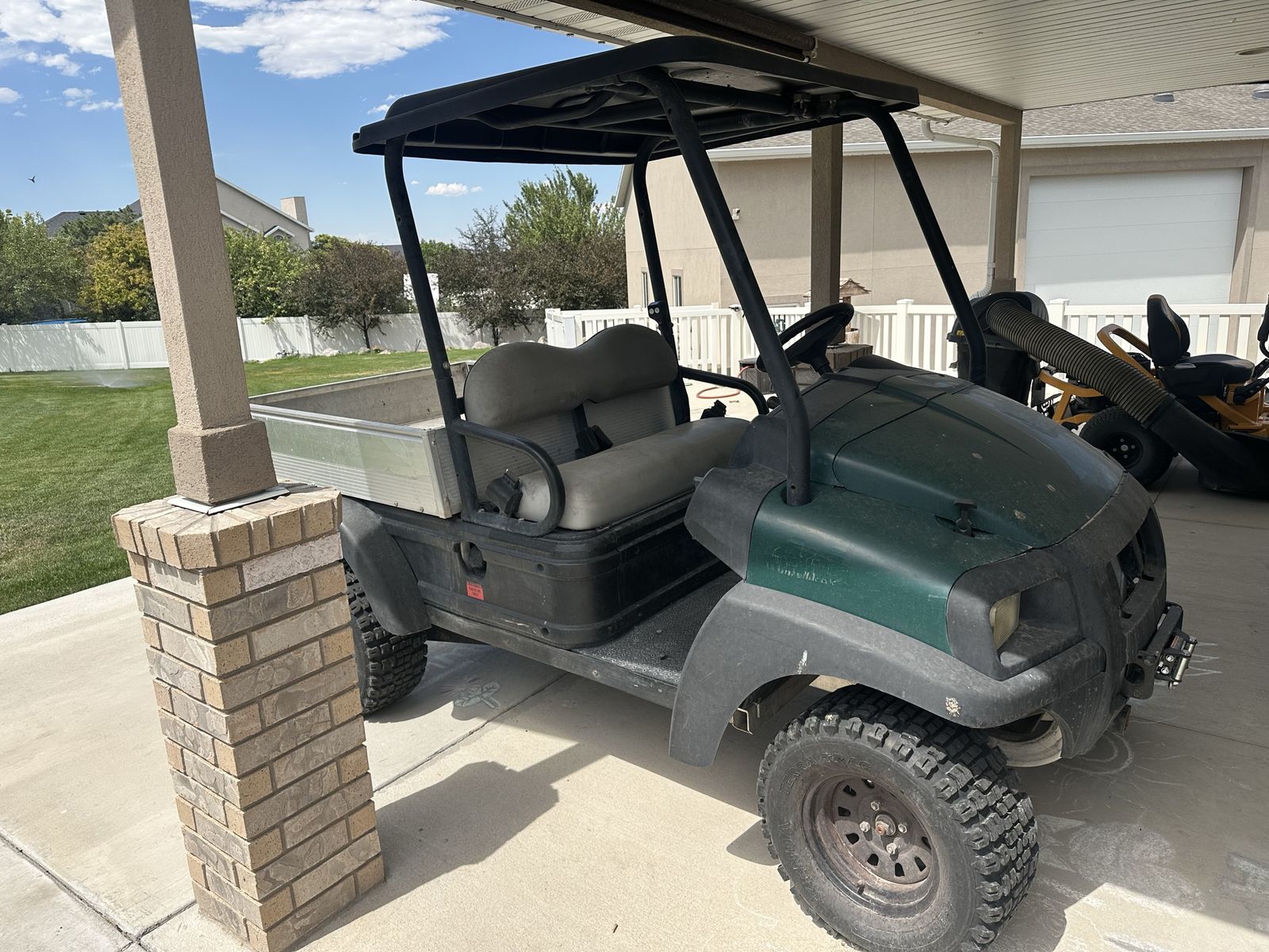 Club car carryall 1500 with winch and snow plow , dump bed