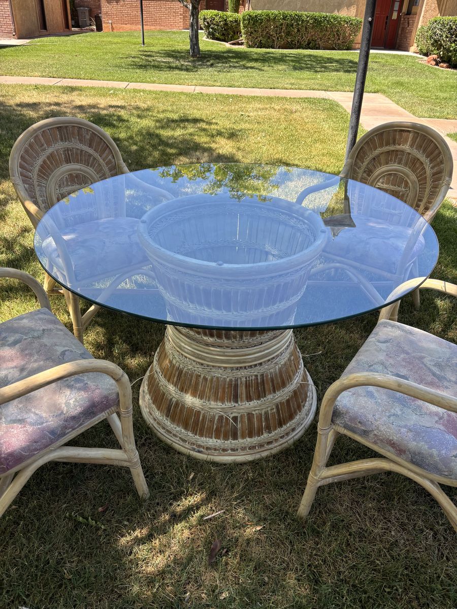 Ratran Wicker Dining Set With 4 Chairs