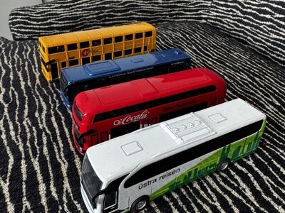 Diecast Metal Toy Bus Set