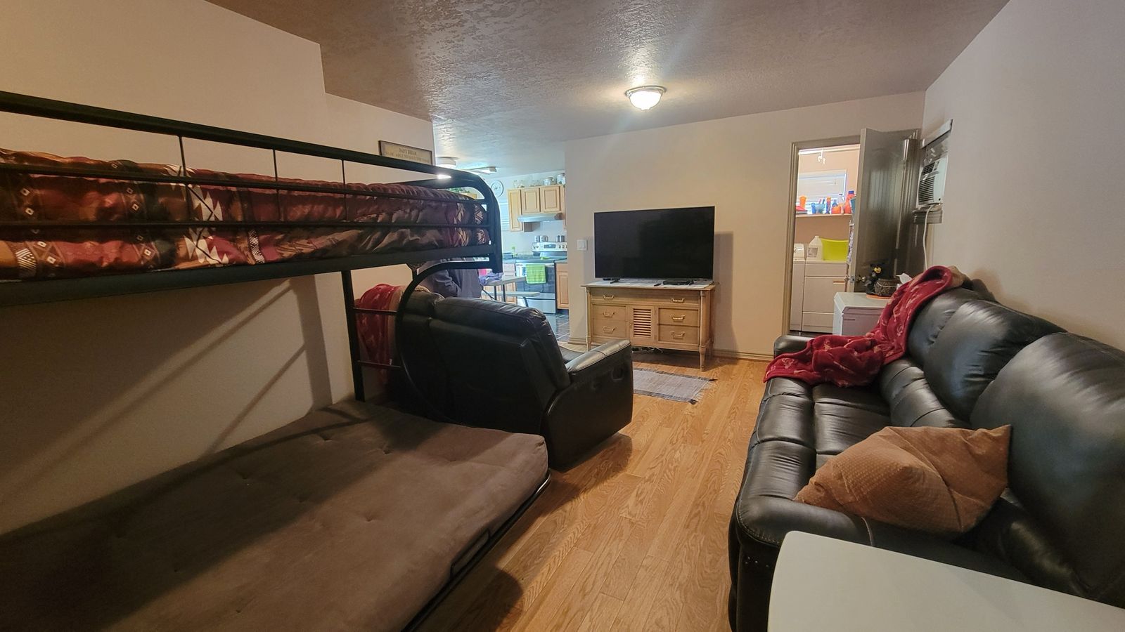Main image 7