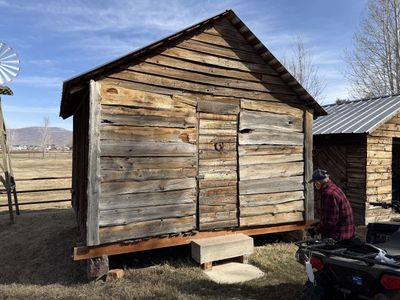 Historic Granary/Small Barn Intact Ready To Move