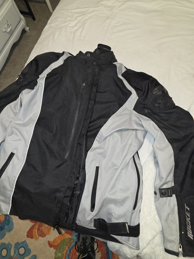 Main image 5
