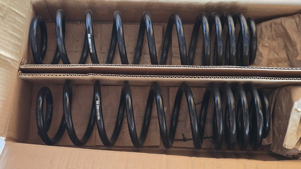 metal cloak dual rate Jeep wrangler JL rear springs
