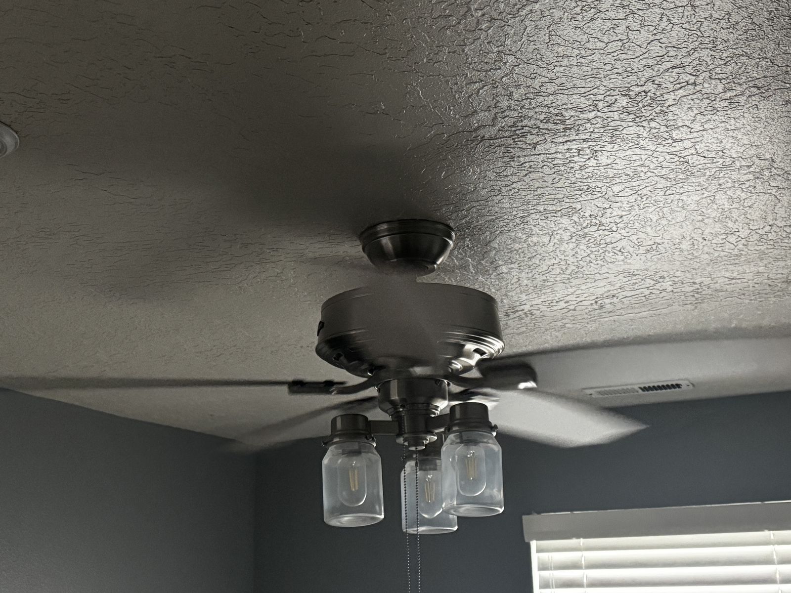 Hunter 52” Ceiling Fan Brushed nickel with Mason Jar Lights and dual sided blades