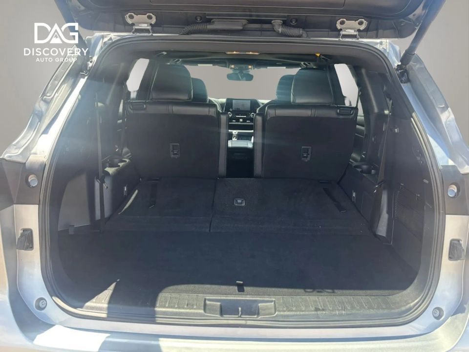 Main image 11