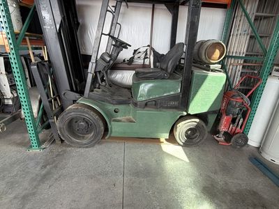 6000 lb Clark forklift