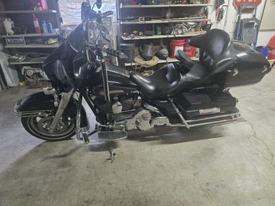 2006 Harley-Davidson Electra Glide Classic Black Touring Motorcycle