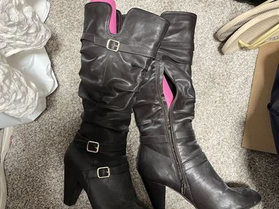 Brown High heel shoes - size 11