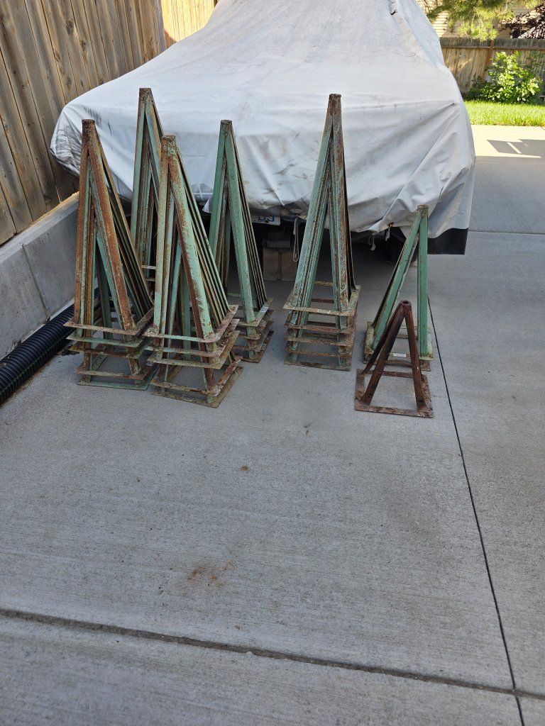 4000 lbs adjustable Jack stands. 26-30" tall. qty 30. for mobile home