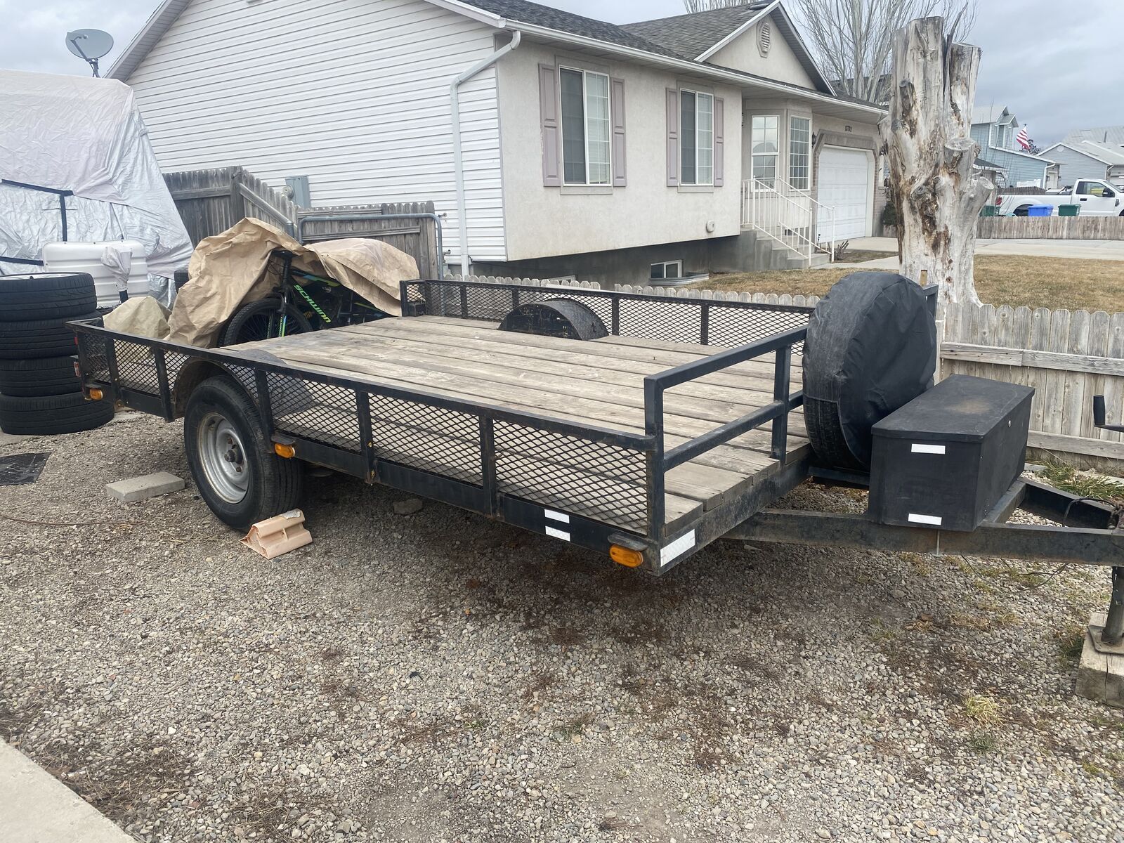 7 1/2 x 12 open trailer with ramp in good condition