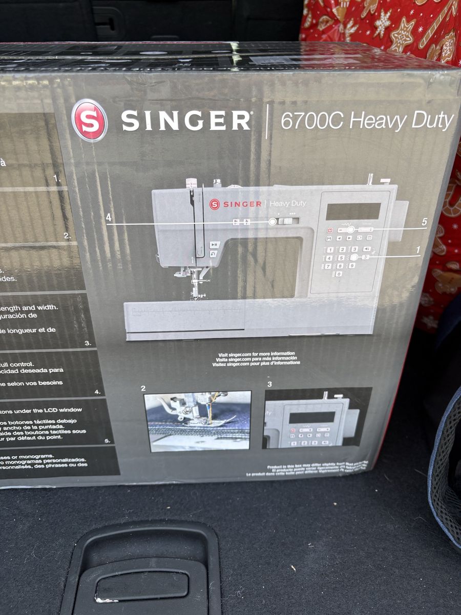 Brand New Singer 6700 C Sewing Machine