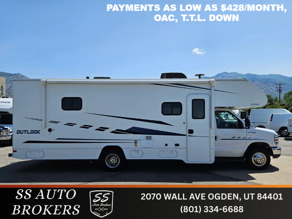 2019 Winnebago Outlook 27D Class C