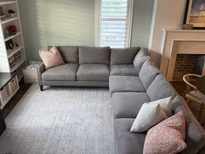 Maiden Home Irving Sectional – Excellent Condition