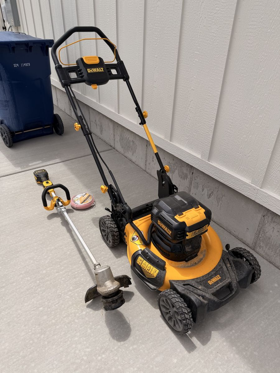 DEWALT 20V MAX Cordless Lawn Mower Kit & String Trimmer DCBL722B, DCMW220P2 - Used