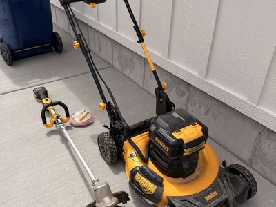 DEWALT 20V MAX Cordless Lawn Mower Kit & String Trimmer DCBL722B, DCMW220P2 - Used
