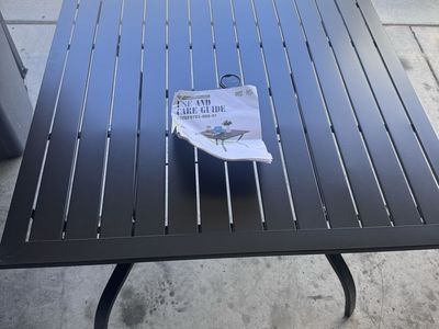 Square patio table
