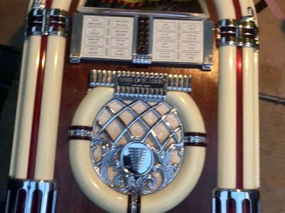 Spirit of St. Louis Tabletop Jukebox Radio.