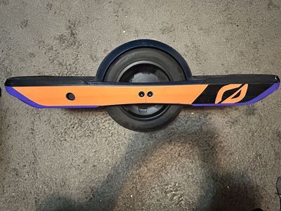 Onewheel GT – Excellent Condition – Low Miles