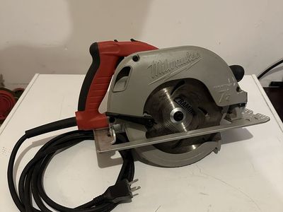 Milwaukee Tilt-Lok 7-1/4” Circular Saw