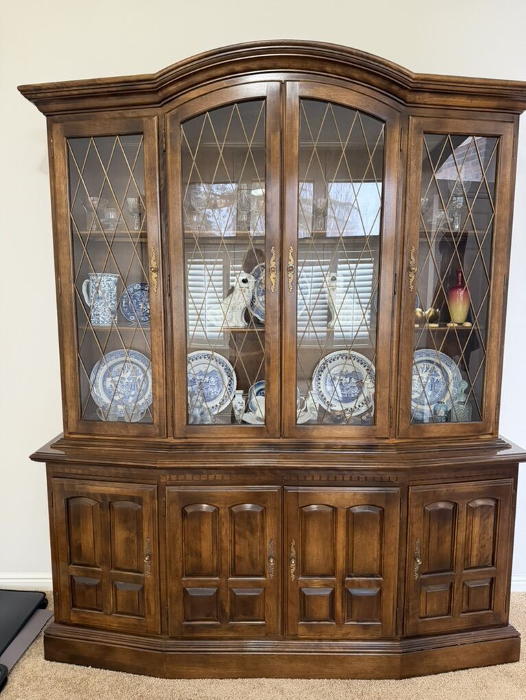 Vintage Ethan Allen Hutch