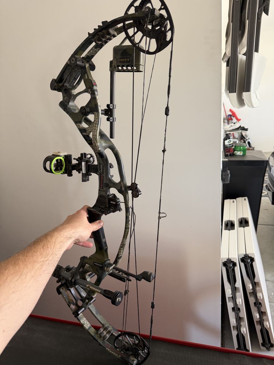 Hoyt Rx-4 Ultra RH 65-75 lbs