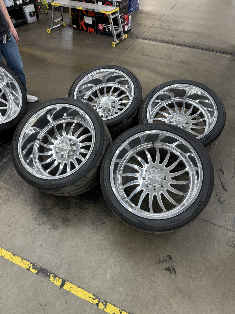 24x14 liberty forged lbty32 wheels/ 415/25/24 street tires 8x6.5